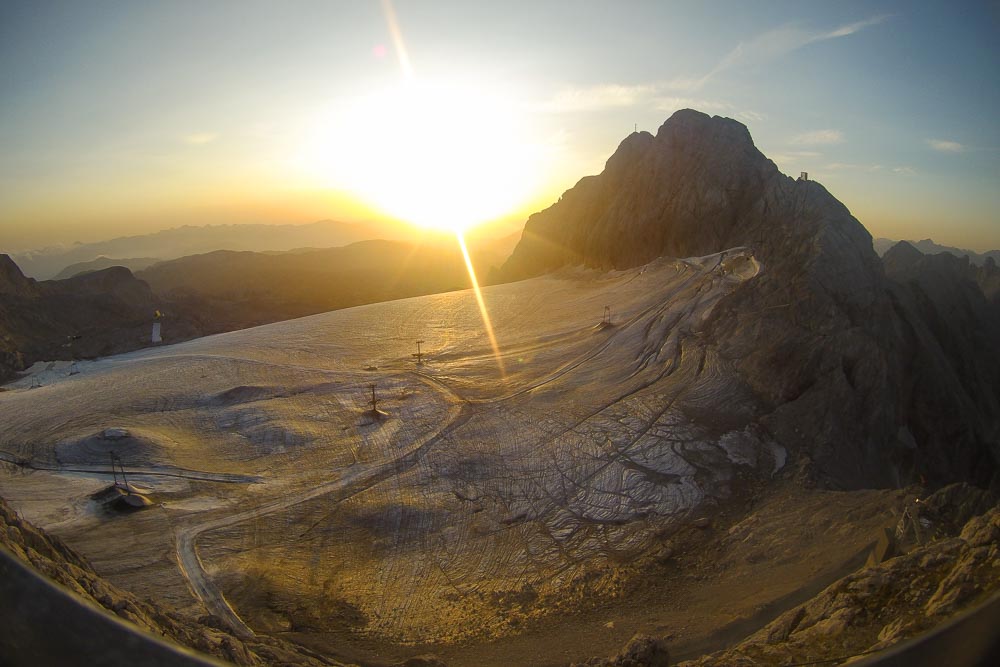 Sonnenaufgang am Dachstein Gletscher