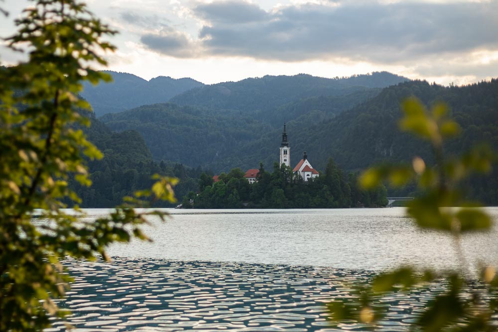 Kirche am Bleder See